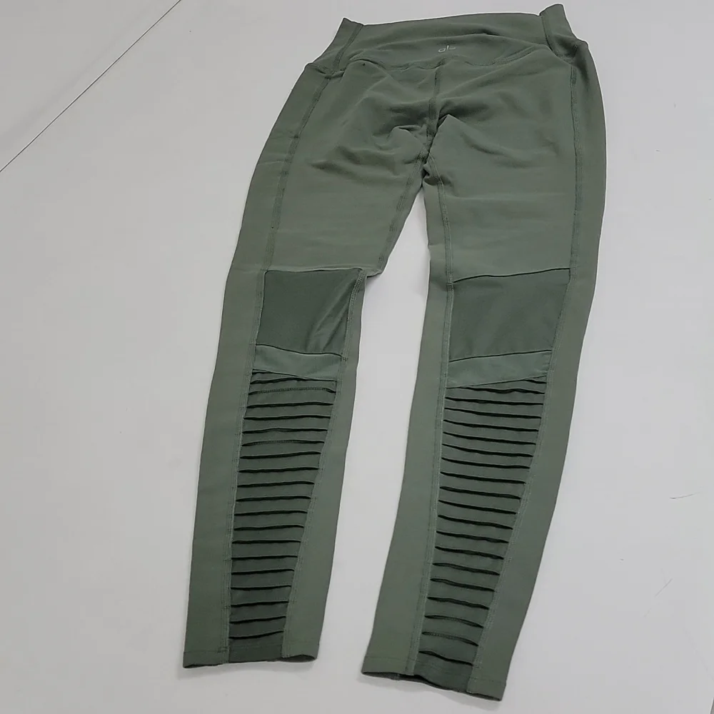 Alo Yoga High Waist Moto Legging Jungle M (one small hole) - Picture 7 of 11